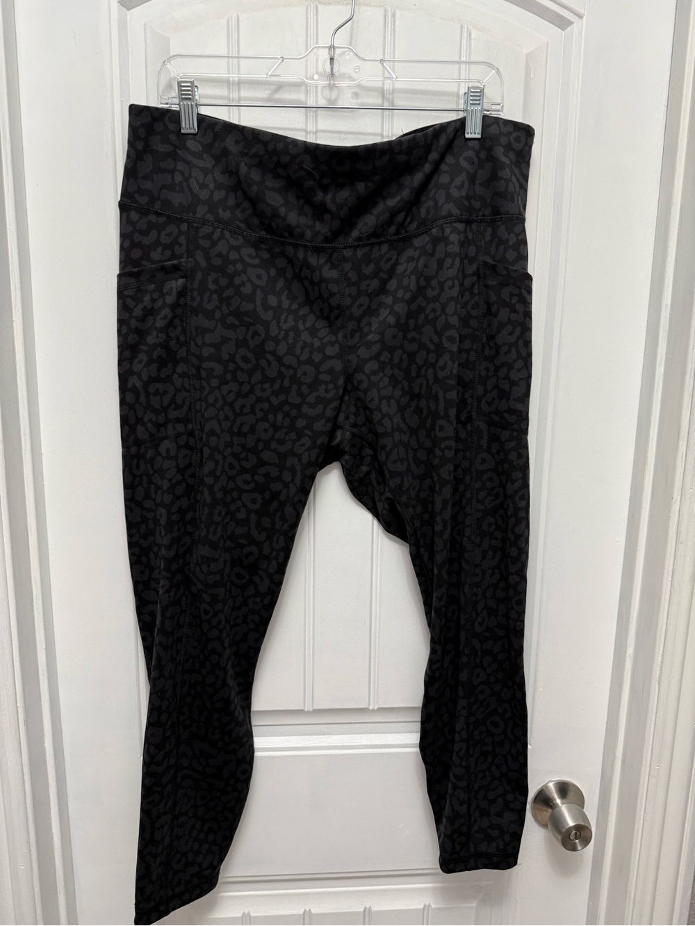 Yogalicious High Waist Plus 2X Leggings Black Leopard Side Pocket (53-4)